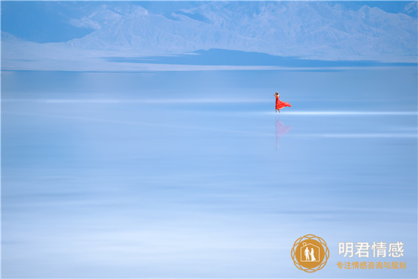 孕期梦到老公出轨,孕期频繁梦见老公出轨