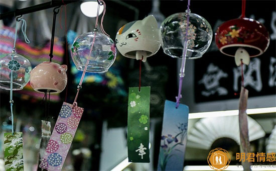 已婚女人梦见长发剪成短发预示着什么