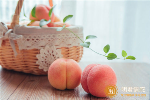 已婚女人梦见摘桃子是什么意思