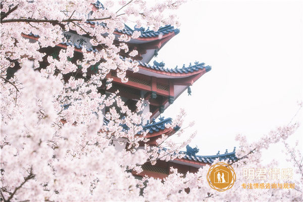 已婚女人梦见娘家已故的奶奶代表什么