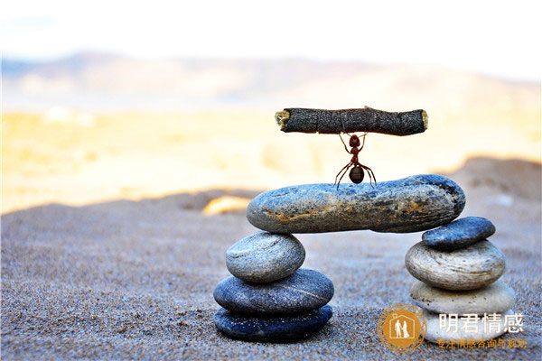 怀疑老婆出轨怎么挽回,高情商的男人这样做