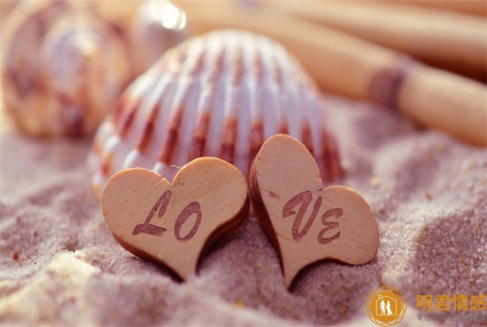 狮子男喜欢一个人的表现准到爆,有这三个迹象