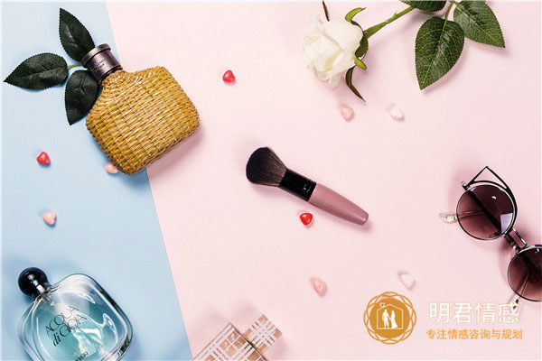 夫妻吵架闹离婚冷战两个月,几个小妙招化解